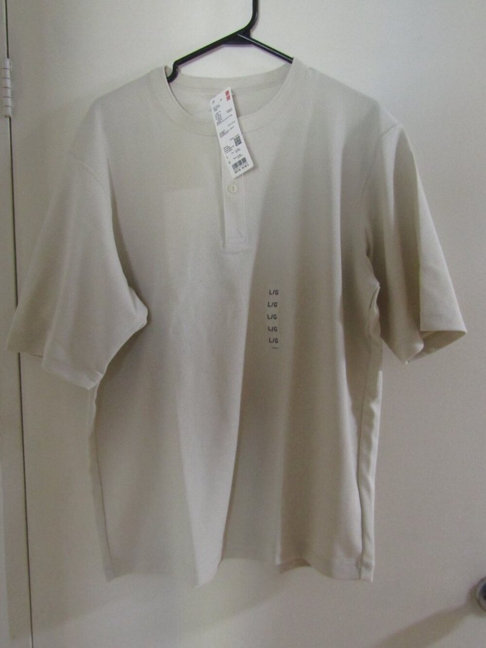 Uniqlo Dry waffle Henley neck Short - Sleeve T-Shirt- Small